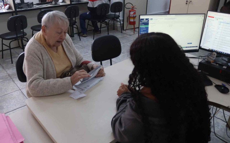 Irina foi ao Procon para reclamar de cobran&ccedil;as indevidas