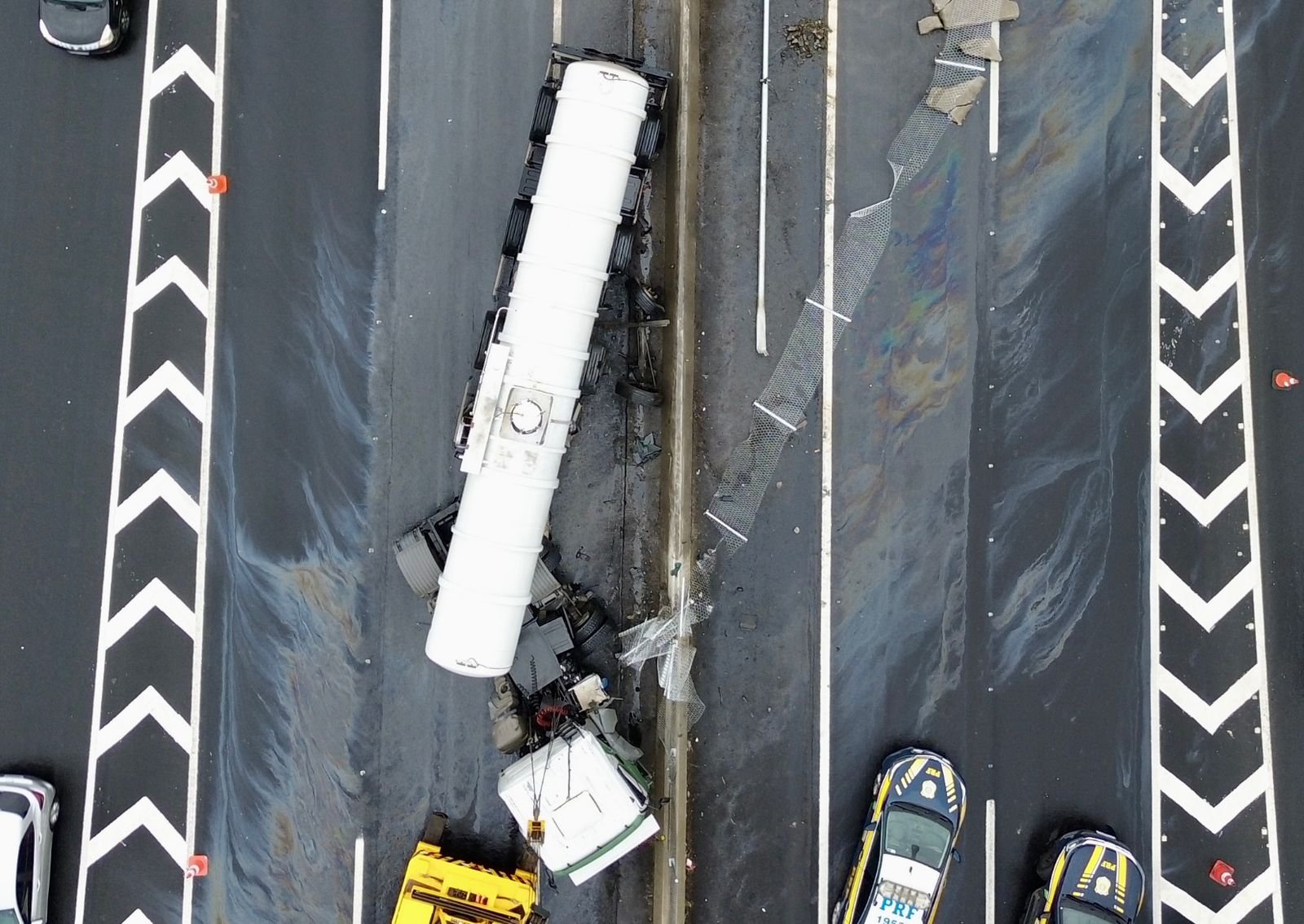 Saiba o que é hipoclorito, o químico transportado por caminhão que se acidentou na BR-116