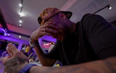 Neymar mostra bastidores e vai às lágrimas com convocação à Copa do Mundo: "Vamos ganhar essa p..."