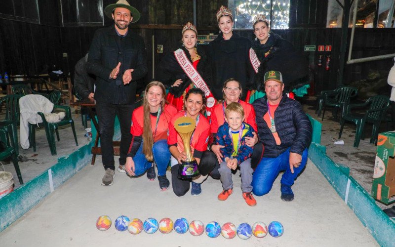 Campeão da Bocha Feminino na Festa da Colônia