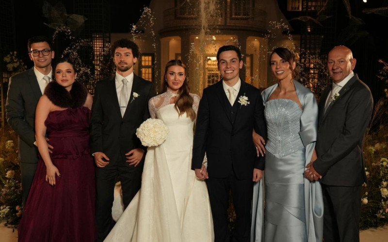 Lucas Hang e Larissa Gamba se casaram nesta semana em Santa Catarina
