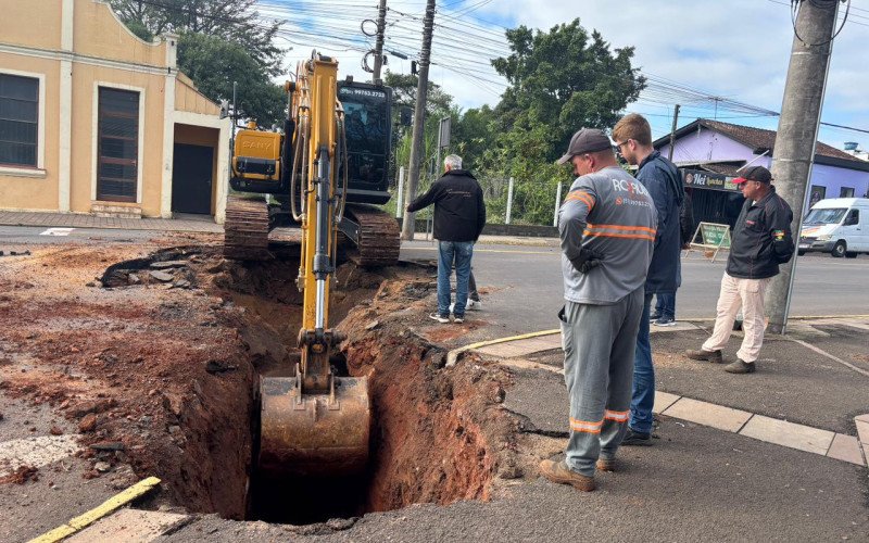 Obras na Avenida Presidente Lucena causam bloqueio no trânsito