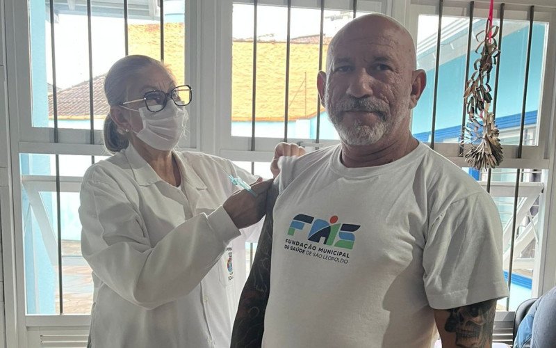 Profissionais foram vacinados contra a gripe no Centro POP 
