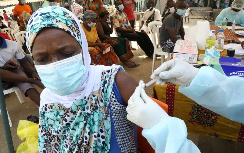 Vacina contra cepa do ebola na África pode demorar até 9 meses | abc+