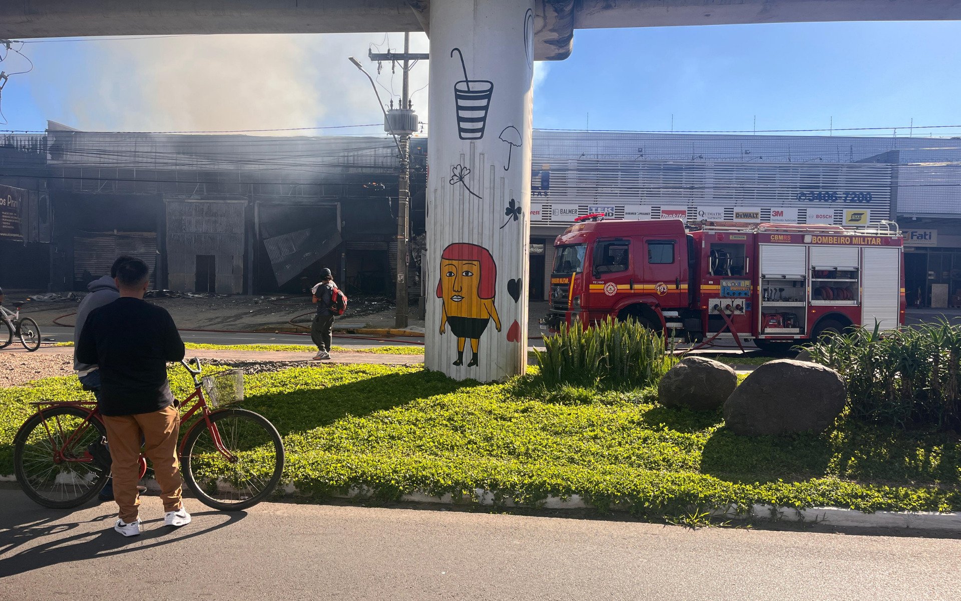 Incêndio atinge gráfica de Novo Hamburgo na tarde desta quarta-feira