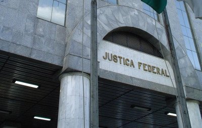 Mulher omite união estável e acaba condenada por fraude em pensão de filhas solteiras