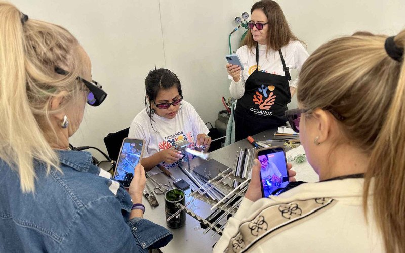 Cursos estão sendo ministrados por artistas