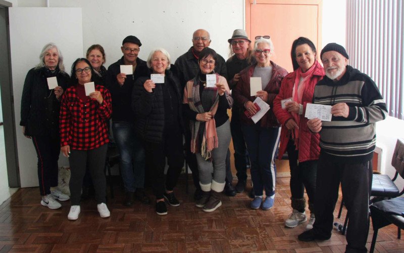 Idosos do grupo de teatro Reino Encantado estão em dia com a vacinação contra a gripe | abc+