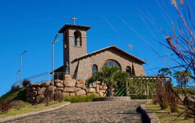 VÍDEO: Nova Santa Rita inaugura Capela Roccaporena e Praça Egon Klaus nesta sexta-feira
