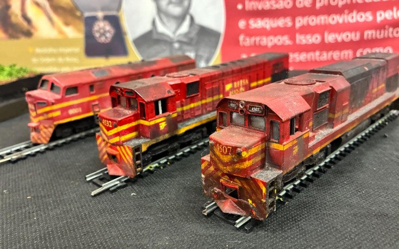 Ferromodelismo: locomotivas feitas pelo artista por Tiago Silva