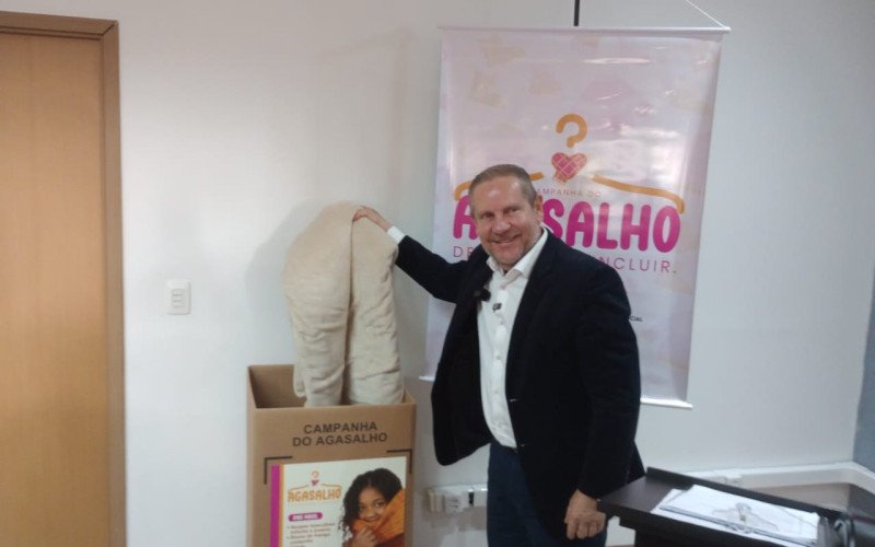 Prefeito Heliomar Franco no lançamento da Campanha do Agasalho 2026
