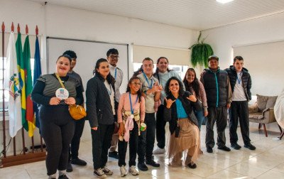 Apae Canela conquista vaga em etapa estadual de festival voltado a pessoas com deficiência intelectual e múltipla