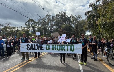 VÍDEO: Protesto contra corte de árvores no Horto reúne 400 pessoas em Sapucaia do Sul