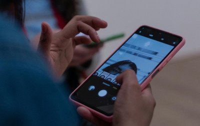 Abrir olhos fechados, apagar objetos e criar sem instalar apps: Veja como usar apenas a IA do seu celular nas fotos