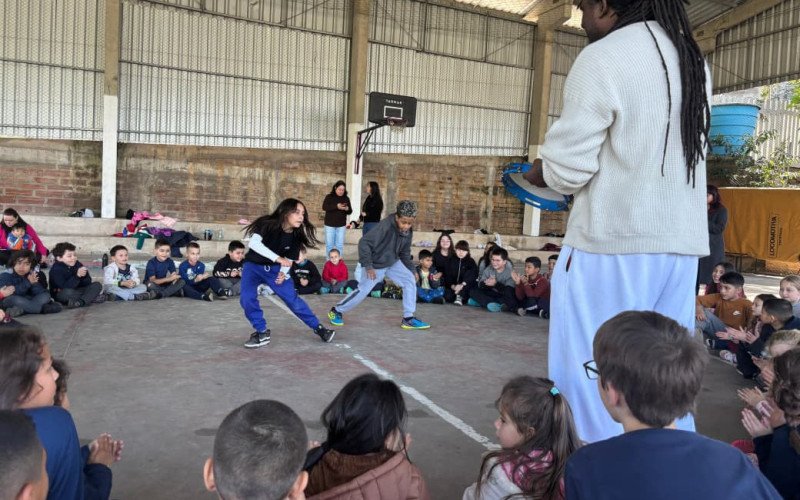 Emeb Presidente Vargas teve aulas de capoeira para refletir sobre o racismo em Novo Hamburgo
