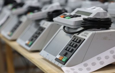 Comissão contra IA ilegal nas eleições é criada pelo TSE
