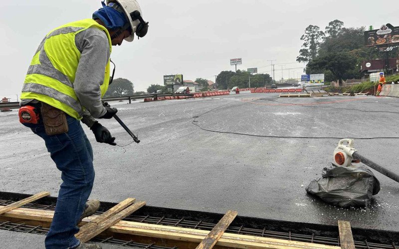 Primeira parte da construção da passagem inferior do bairro Primavera deve ser concluída ainda nesta semana