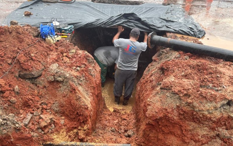 Obras da Comusa ocorrem mesmo com tempo chuvoso em Novo Hamburgo