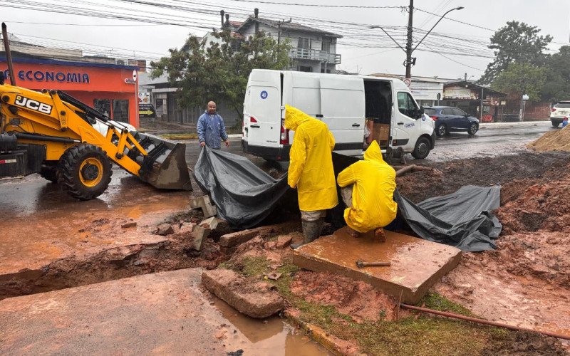 Obras da Comusa ocorrem mesmo com tempo chuvoso em Novo Hamburgo