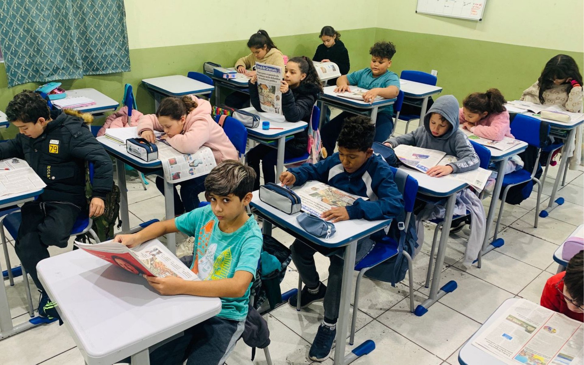 Alunos do 5º ano estão trabalhando questões relacionadas às fake news