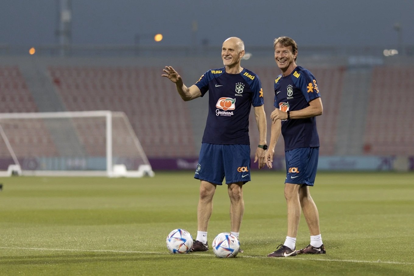 Taffarel e Marquinhos Trocourt se apresentam à Seleção Brasileira antes da Copa do Mundo
