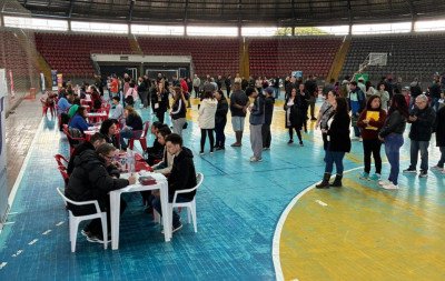 Mais de 500 pessoas participam de feirão de empregos em São Leopoldo