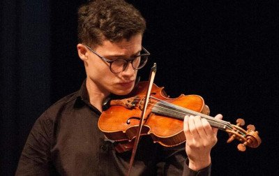Jovem violinista de São Leopoldo busca ajuda para estudar e representar o Brasil na Alemanha