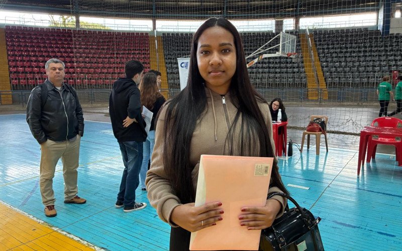 Milene Lacerda, que está no 5º semestre de Administração, buscava uma vaga na área administrativa