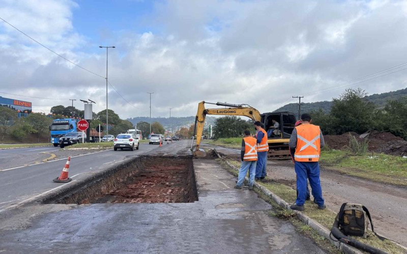 Trecho da RS-239, entre Novo Hamburgo e Estância Velha, opera em meia pista devido a obras de manutenção | abc+