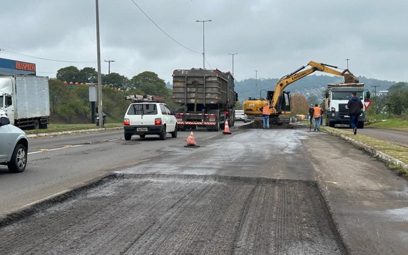 Estreitamento de pista para realização de obras na RS-239 provoca tranqueira no trecho de Novo Hamburgo