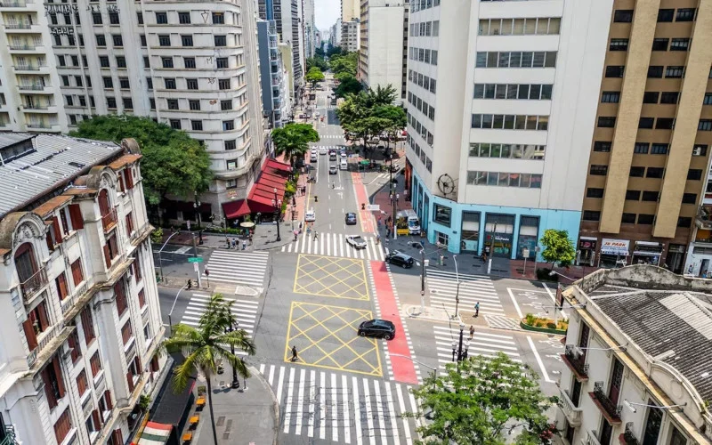 Projeto prevê quatro painéis de LED com dimensões que vão de 300 m² a 1.000 m² na esquina das avenidas Ipiranga e São João, no centro de São Paulo | abc+