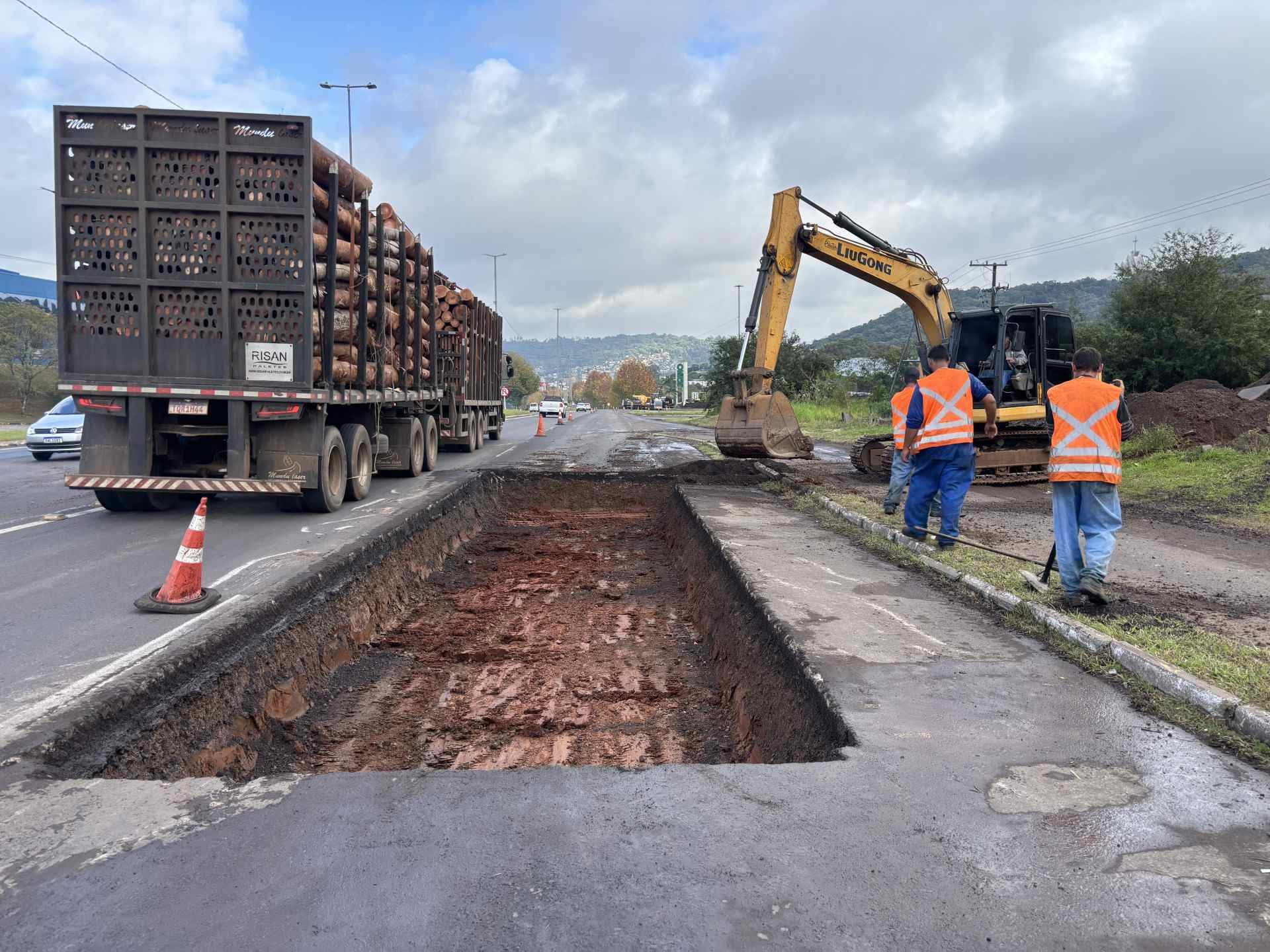 Obras na RS-239 seguem e tr&acirc;nsito continua afetado em Novo Hamburgo