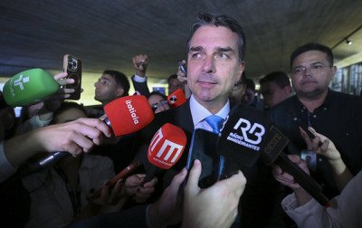 Rejeição de Flávio Bolsonaro atinge maior porcentual na série histórica de pesquisa