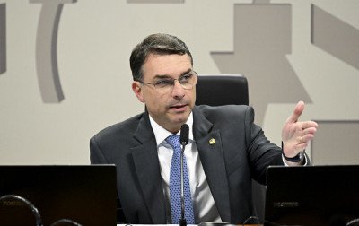 Atlas/Bloomberg contesta suspensão de pesquisa sobre Flávio Bolsonaro pelo TSE