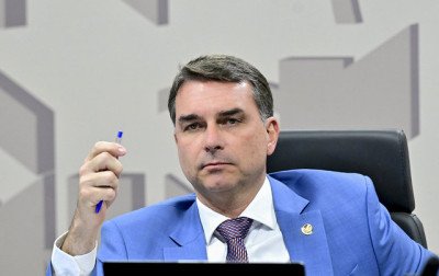 PT fala em "Tariflávio", enquanto oposição tenta se desassociar de tarifas de Trump
