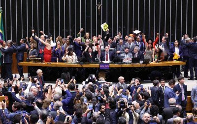 Quais os próximos passos para o fim da escala 6x1 após aprovação na Câmara