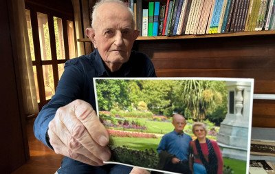 Professor Arthur Rambo lança livro de memórias neste sábado