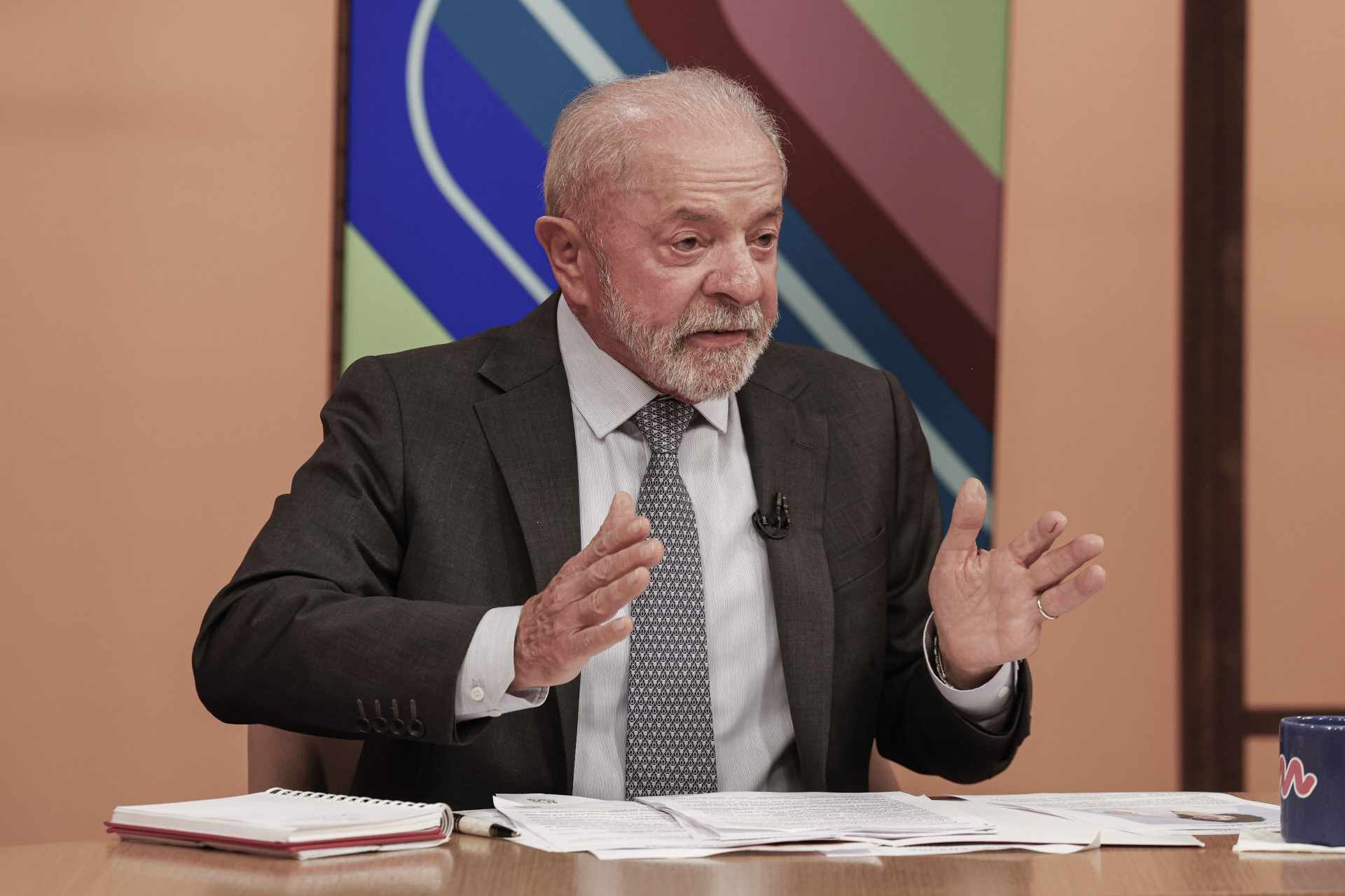Lula quer que pessoas com celulares roubados sejam avisadas para devolver aparelhos ao poder p&uacute;blico