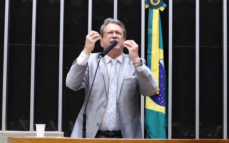Deputado Bibo Nunes e outros quatro gaúchos votaram contra a redução da jornada de trabalho | abc+