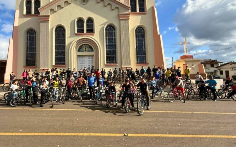 Dia do Desafio em Capela de Santana teve Volta Ciclística