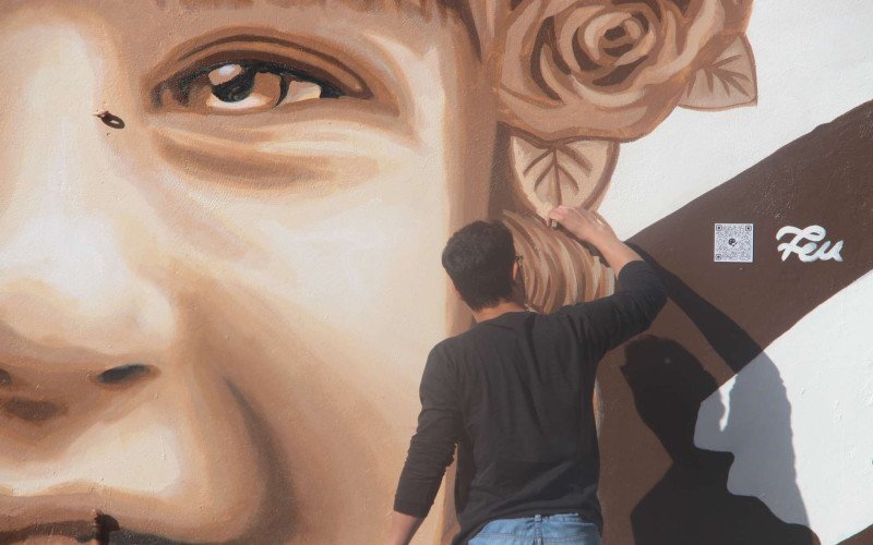 Artista Plástico Feu transforma muros do PAC em Estância Velha em obras de arte