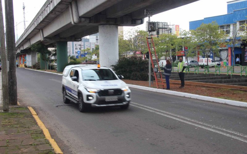 Equipes realizaram a aferição dos radares de velocidade na manhã desta quinta-feira (28), em Novo Hamburgo
