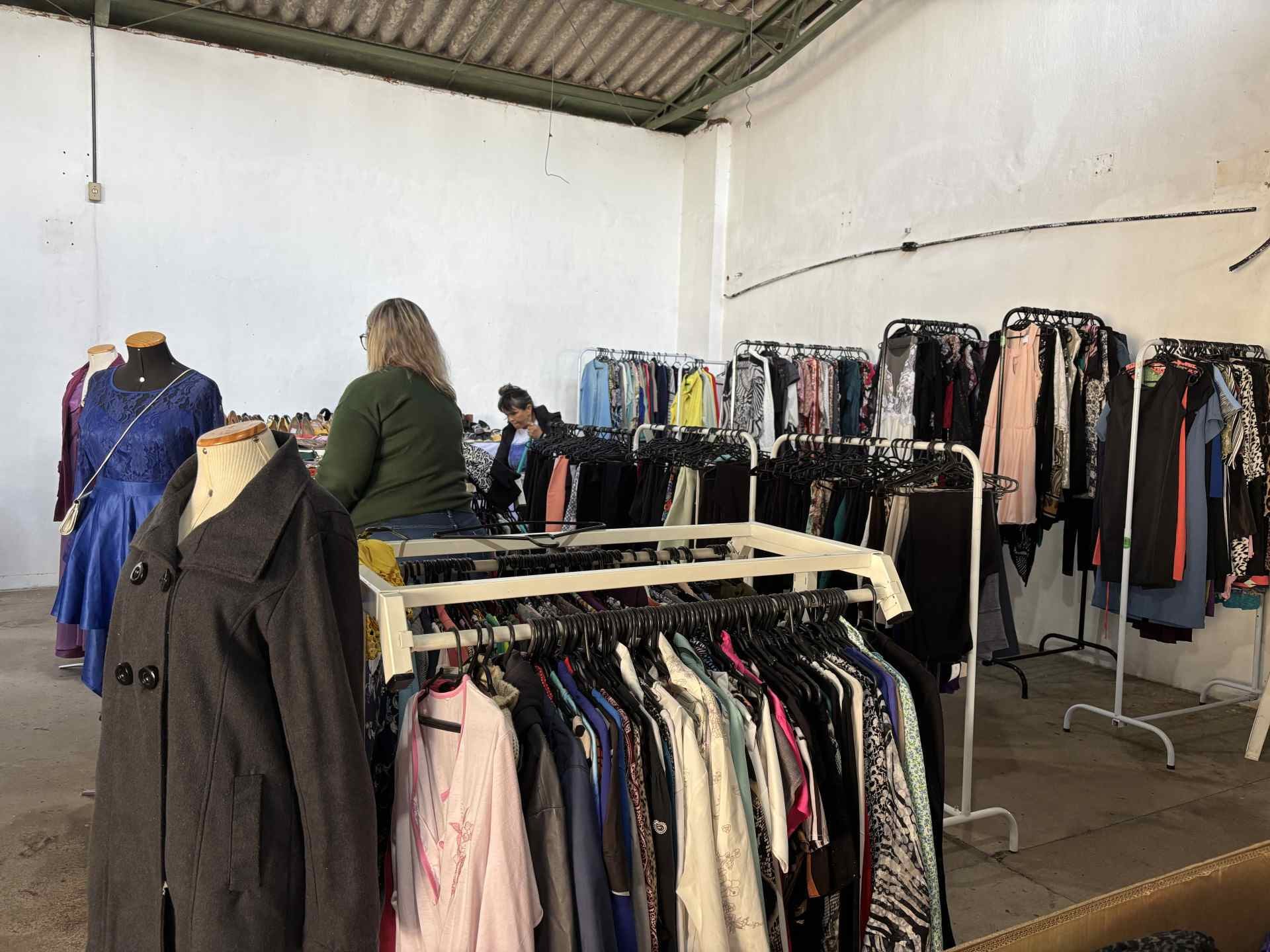 6&ordm; Megabazar do Joanna de &Acirc;ngelis: Brech&oacute; vai ter roupas, cal&ccedil;ados, m&oacute;veis e eletros a partir de R$ 3