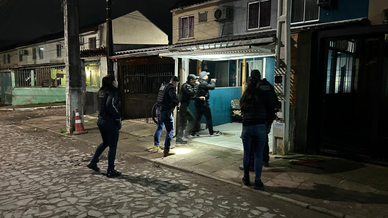 Criminosos que torturaram homem com golpes de fuzil e pistola são alvos de operação policial no Vale do Sinos