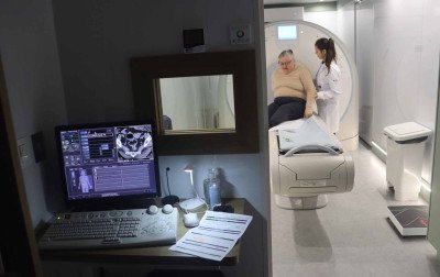 Carreta do programa Agora tem Especialistas realiza tomografias a partir desta sexta-feira; veja como funciona