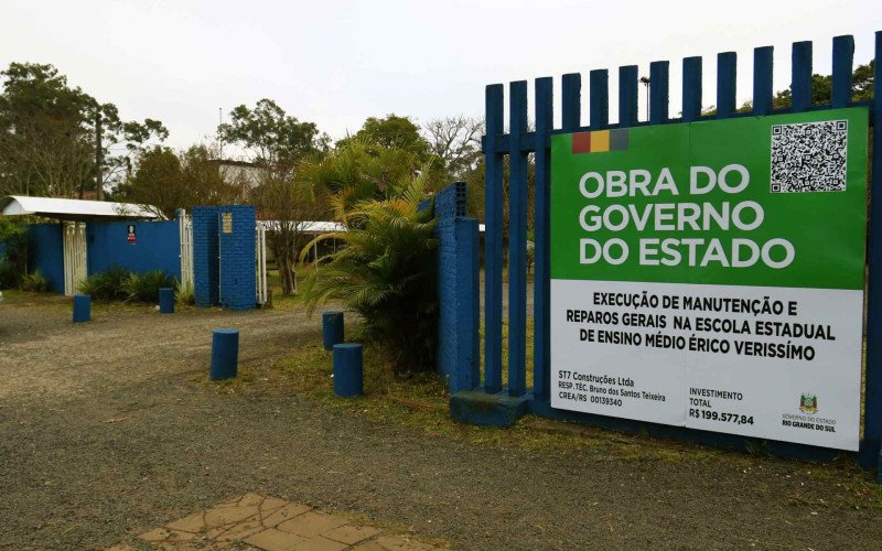 Alunos voltam ao prédio da Escola Estadual Érico Veríssimo nesta segunda-feira (1º) | abc+