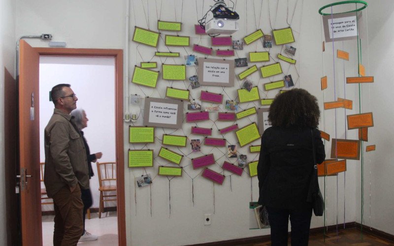 Após apresentações, público foi convidado a conhecer a Escola