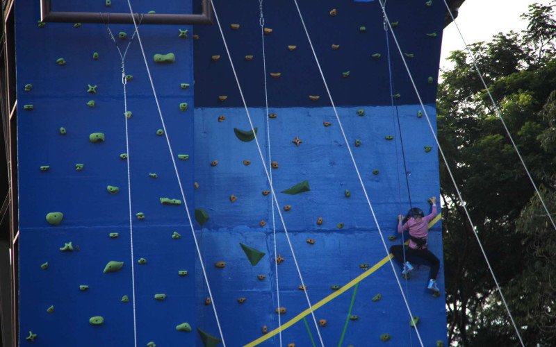 Entre as atrações, até mesmo parede de escalada