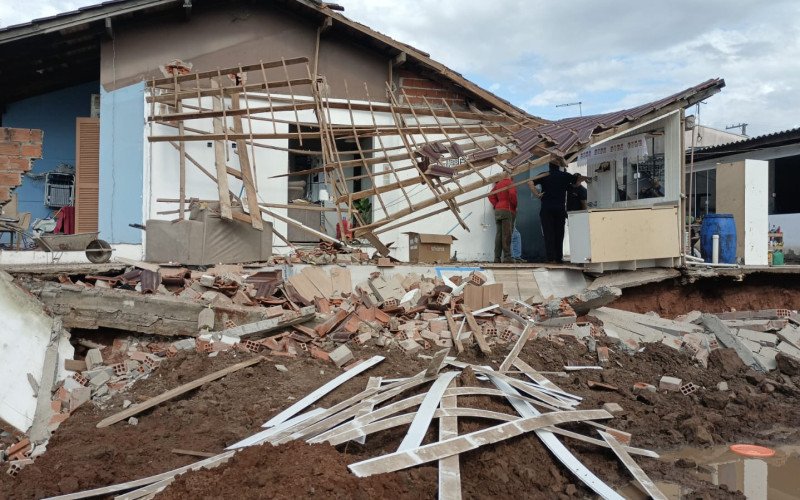 Parte de casa desabou em Estância Velha
