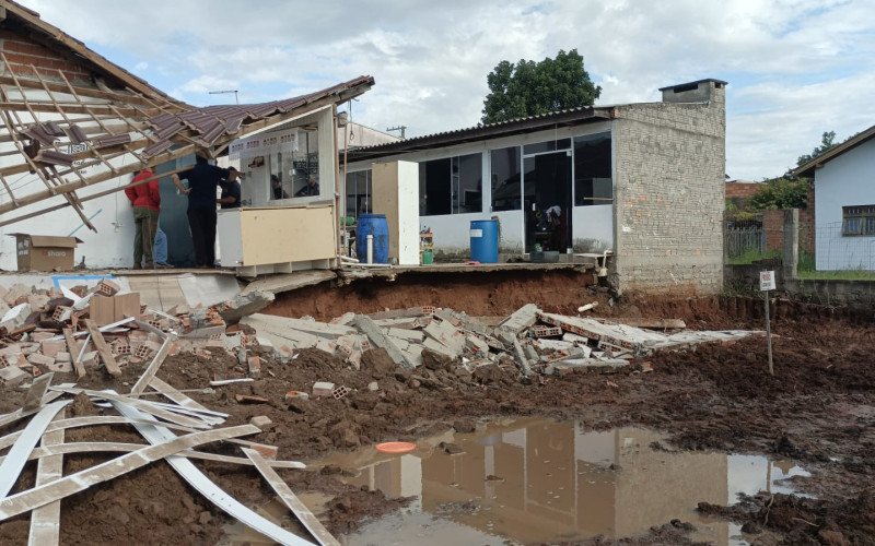 Parte de casa desabou em Estância Velha